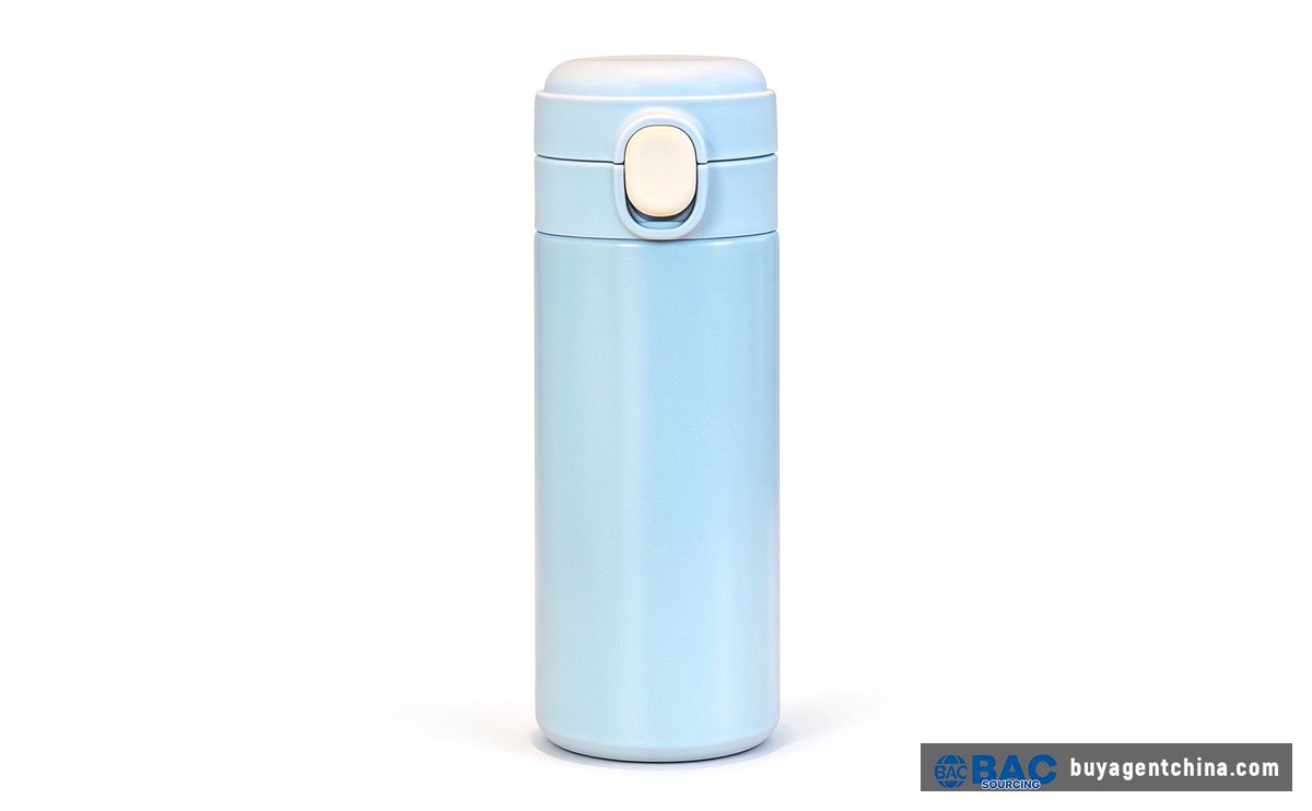 Bouteille fonctionnelle à bouchon à pression en acier inoxydable 304, de couleur bleu clair, destinée à un usage quotidien (Source : photo du fournisseur)